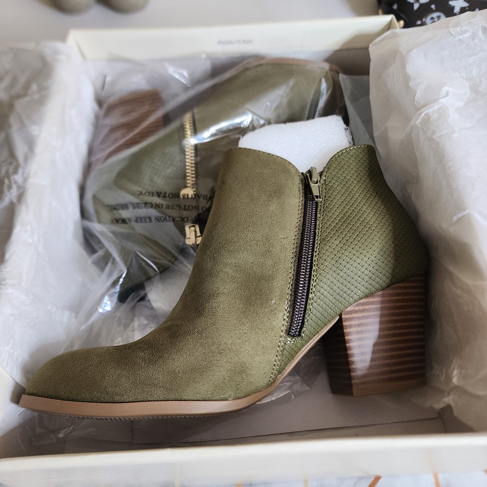 🫒 NWB Style & Co. Olive 7.5 Block Heel Ankle Boots